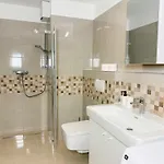 Danube River Flat With Balcony,free Garage * Budapeste