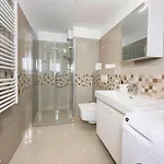 Danube River Flat With Balcony,free Garage Apartamento Budapeste