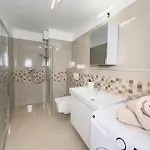 Apartamento Danube River Flat With Balcony,free Garage