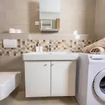 Danube River Flat With Balcony,free Garage Apartamento